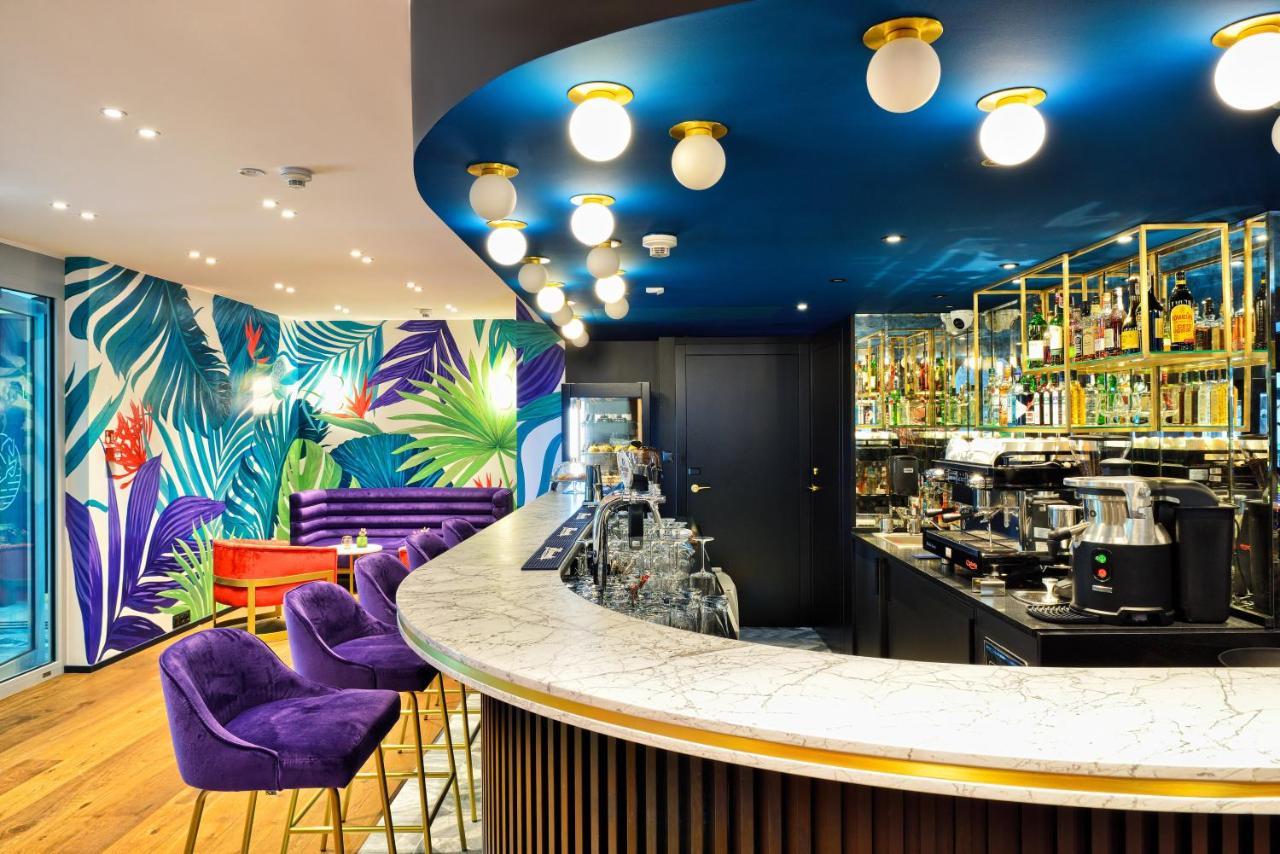 Hotel Ferreus Modern Art Deco Краков Экстерьер фото The bar at the 2019-opened restaurant
