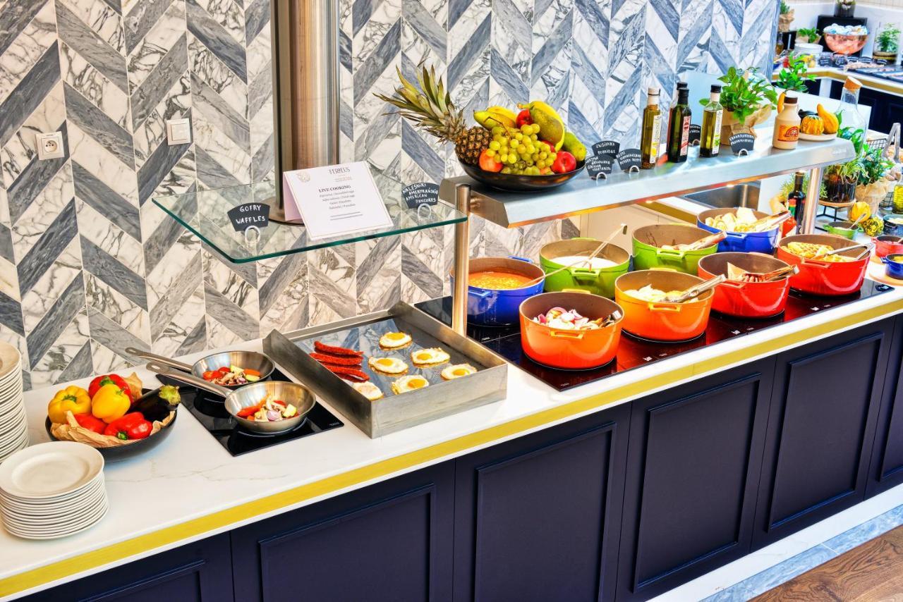 Hotel Ferreus Modern Art Deco Краков Экстерьер фото A salad bar