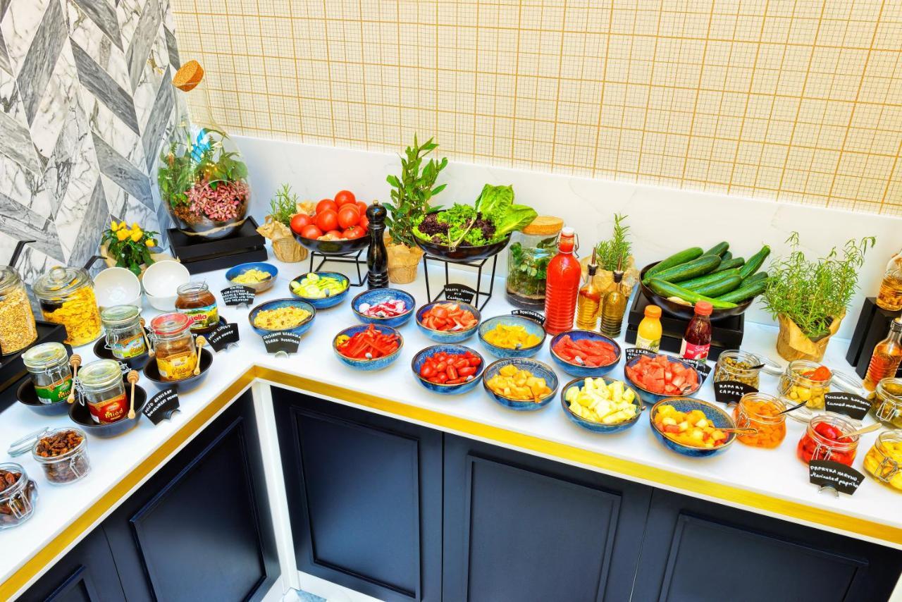 Hotel Ferreus Modern Art Deco Краков Экстерьер фото A salad bar