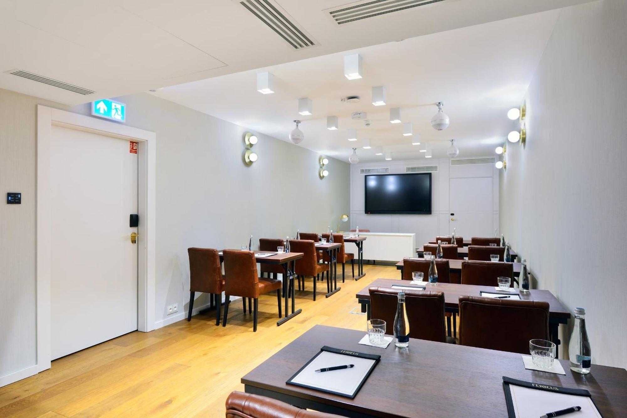 Hotel Ferreus Modern Art Deco Краков Экстерьер фото Meeting room at the London Business School